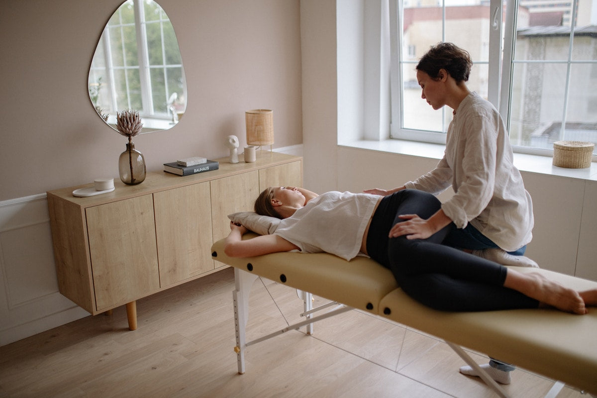 chiropractor treating patient with sciatica