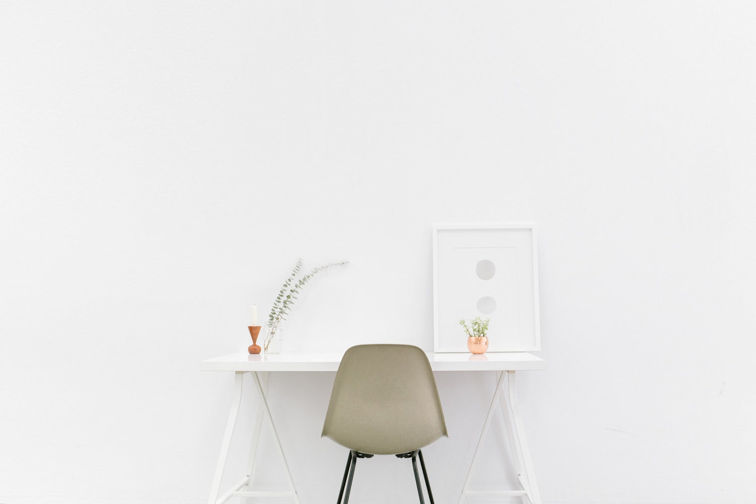 minimal office chair and desk